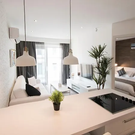 Apartment Modern Gem Opposite Mercury Towers 103 *